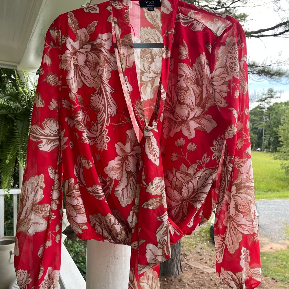 Vici Red floral Top